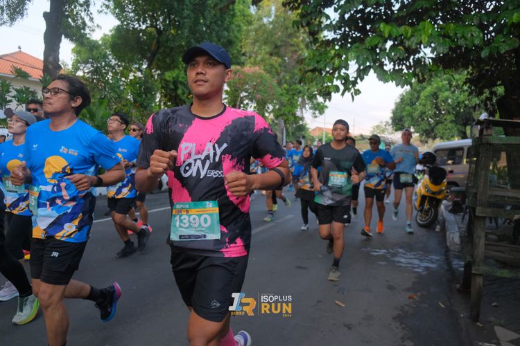 Race photo from Isoplus Run 2024 Surabaya