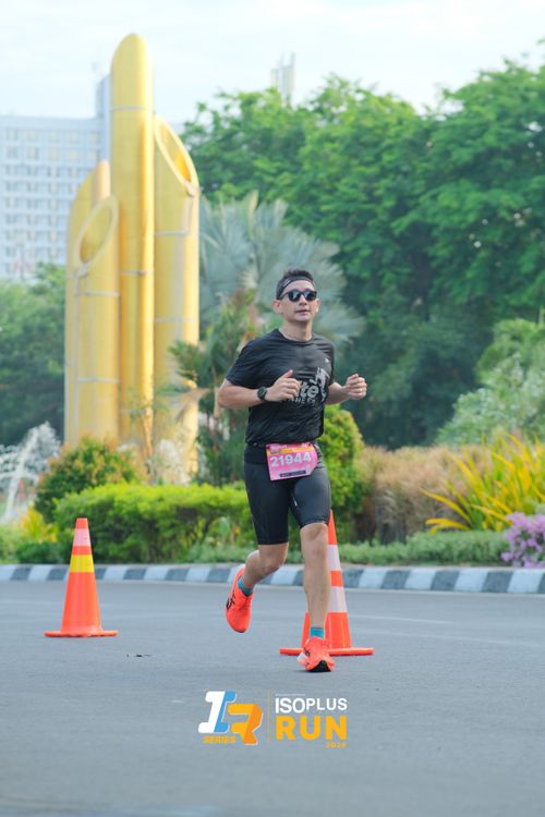 Race photo from Isoplus Run 2024 Surabaya