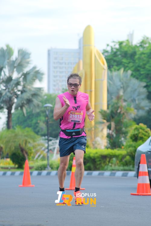 Race photo from Isoplus Run 2024 Surabaya