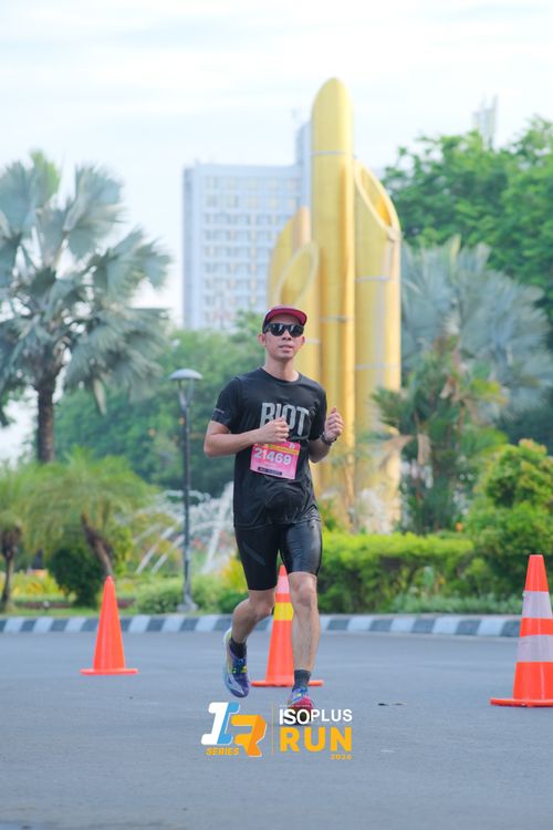Race photo from Isoplus Run 2024 Surabaya