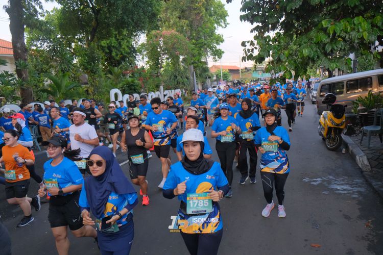 Race photo from Isoplus Run 2024 Surabaya