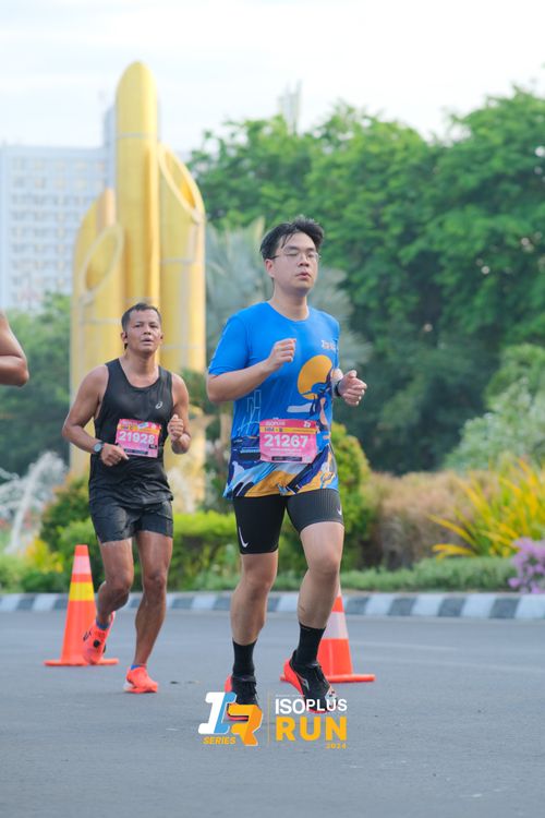 Race photo from Isoplus Run 2024 Surabaya