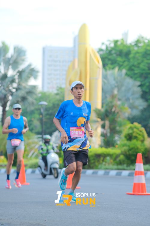Race photo from Isoplus Run 2024 Surabaya