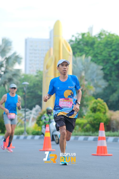 Race photo from Isoplus Run 2024 Surabaya