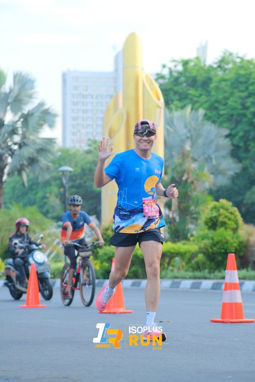 Race photo from Isoplus Run 2024 Surabaya