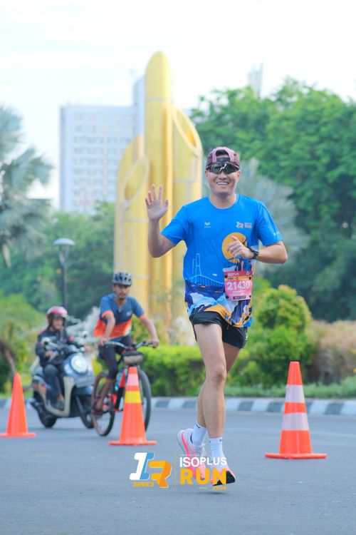 Race photo from Isoplus Run 2024 Surabaya