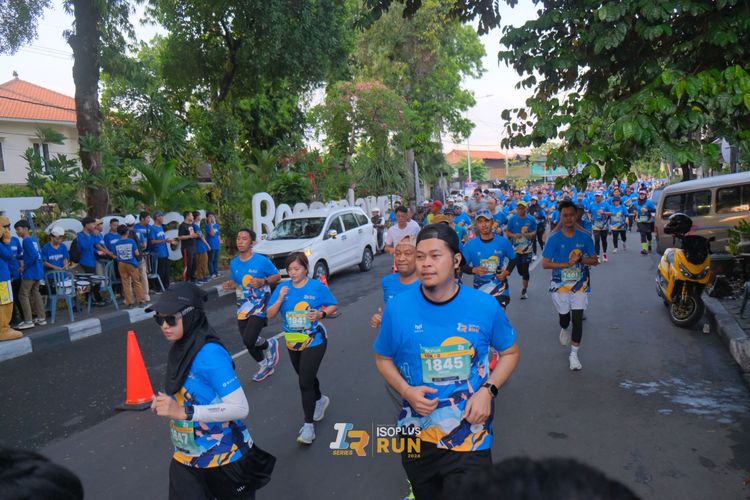 Race photo from Isoplus Run 2024 Surabaya