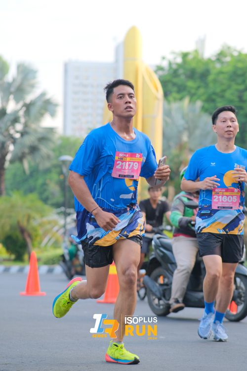Race photo from Isoplus Run 2024 Surabaya