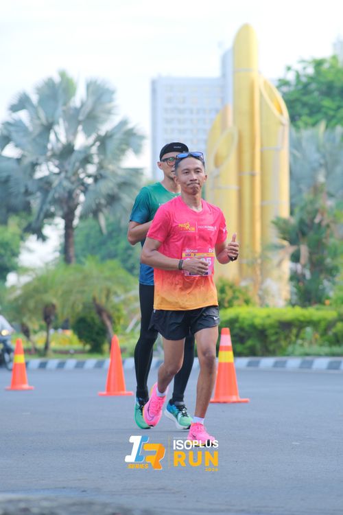 Race photo from Isoplus Run 2024 Surabaya
