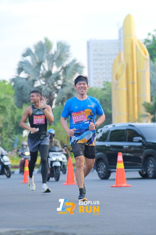 Race photo from Isoplus Run 2024 Surabaya