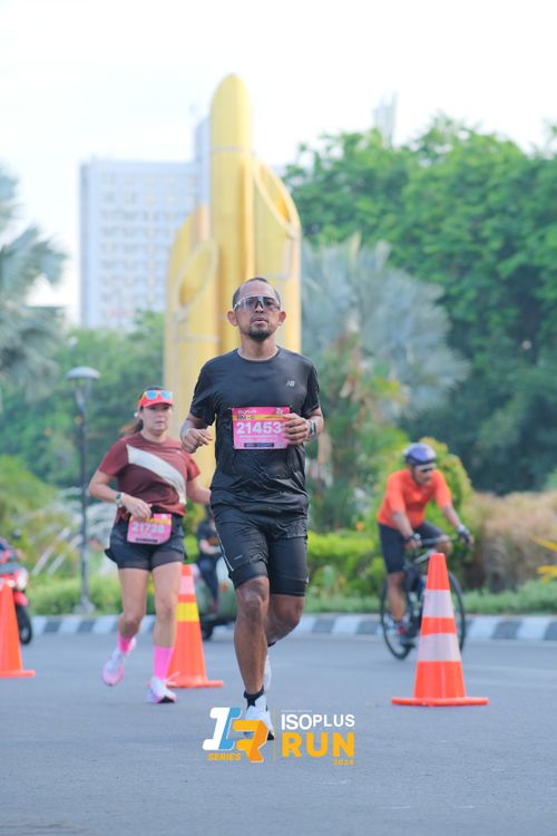 Race photo from Isoplus Run 2024 Surabaya