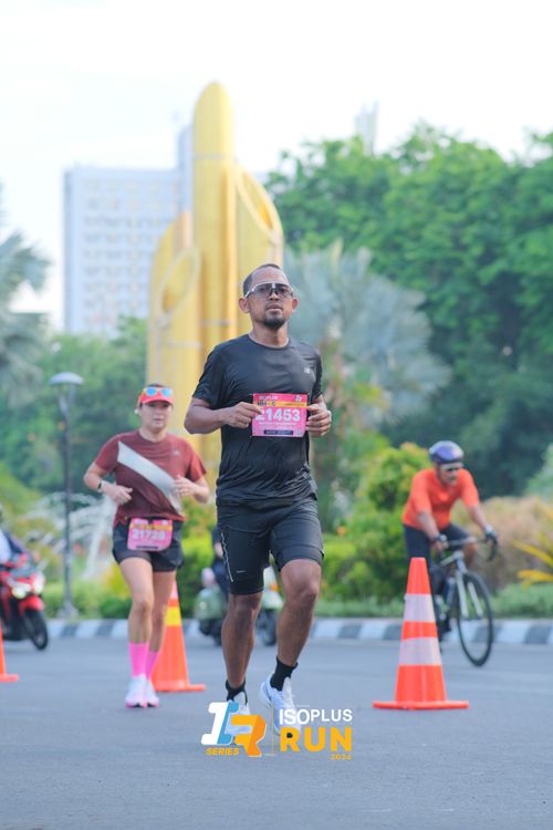 Race photo from Isoplus Run 2024 Surabaya