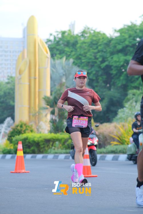 Race photo from Isoplus Run 2024 Surabaya