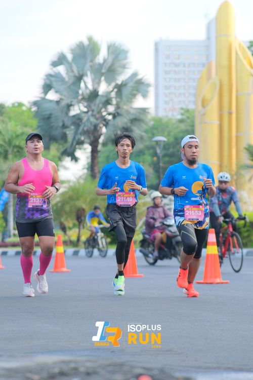 Race photo from Isoplus Run 2024 Surabaya