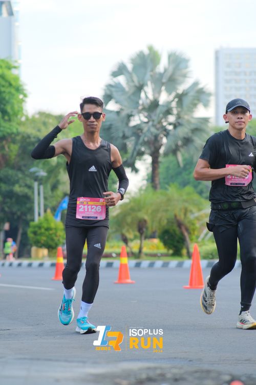 Race photo from Isoplus Run 2024 Surabaya