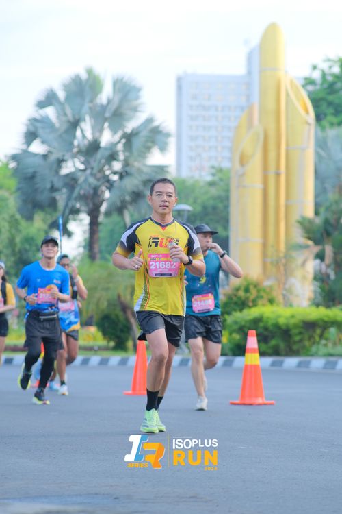 Race photo from Isoplus Run 2024 Surabaya
