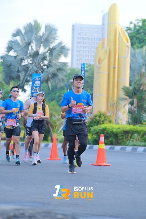 Race photo from Isoplus Run 2024 Surabaya
