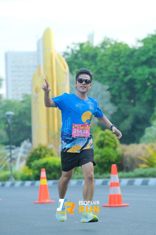 Race photo from Isoplus Run 2024 Surabaya