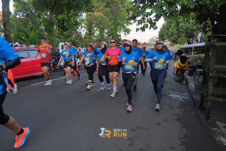 Race photo from Isoplus Run 2024 Surabaya
