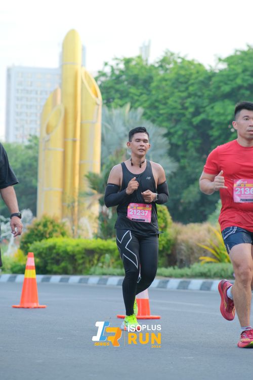 Race photo from Isoplus Run 2024 Surabaya