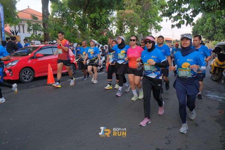 Race photo from Isoplus Run 2024 Surabaya
