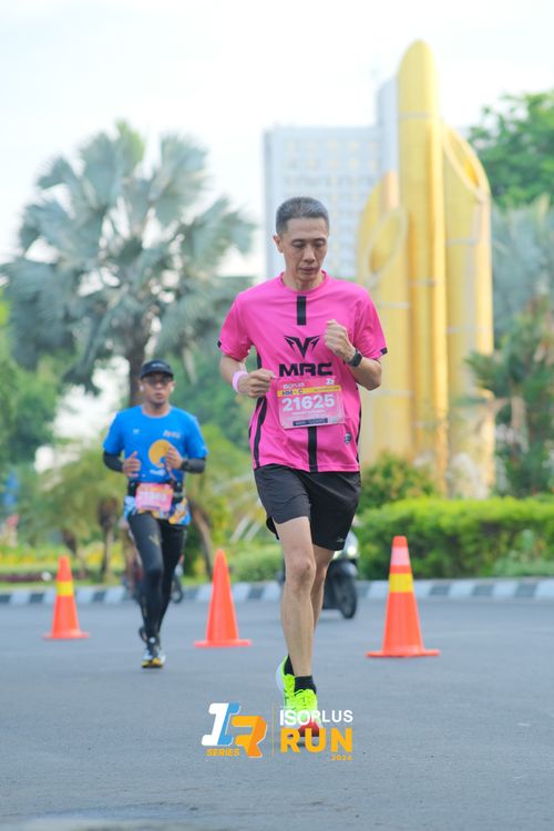 Race photo from Isoplus Run 2024 Surabaya