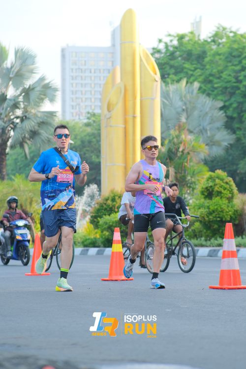 Race photo from Isoplus Run 2024 Surabaya