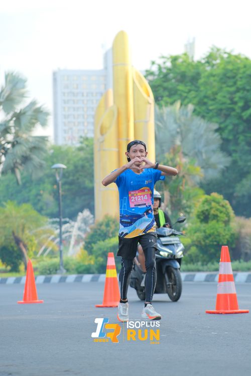 Race photo from Isoplus Run 2024 Surabaya