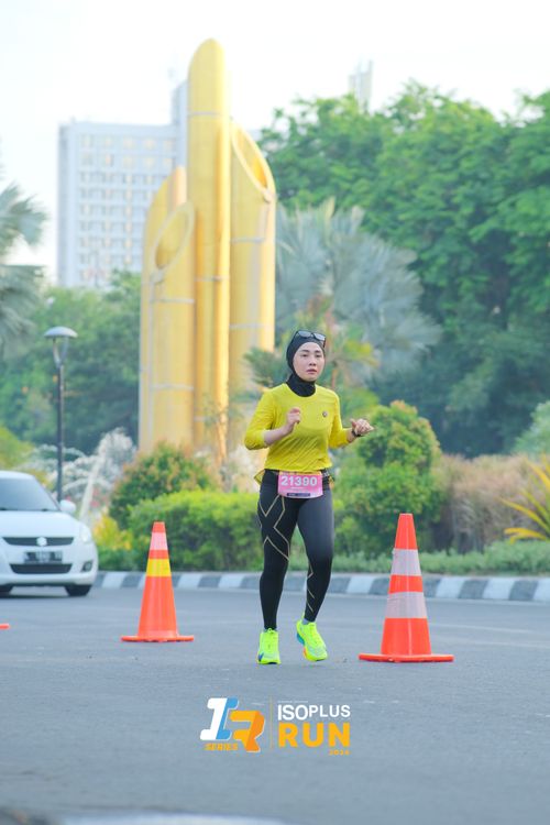Race photo from Isoplus Run 2024 Surabaya