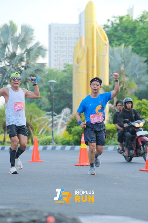 Race photo from Isoplus Run 2024 Surabaya