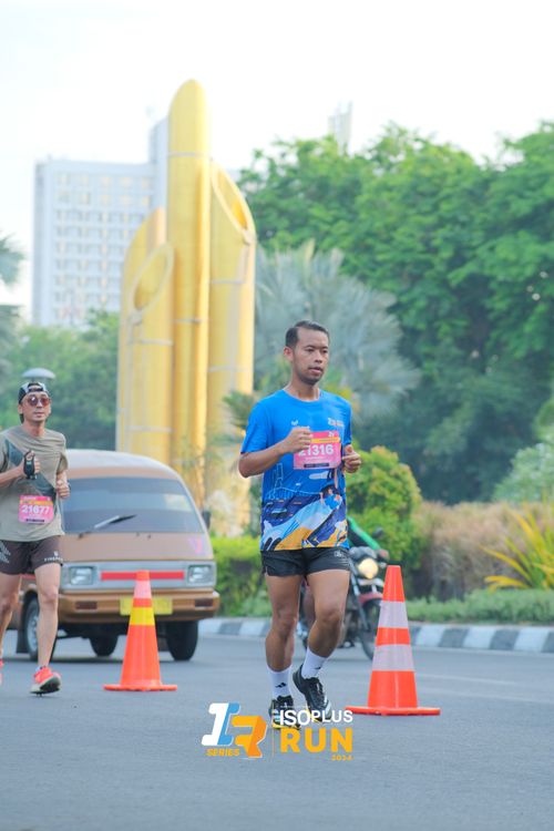 Race photo from Isoplus Run 2024 Surabaya
