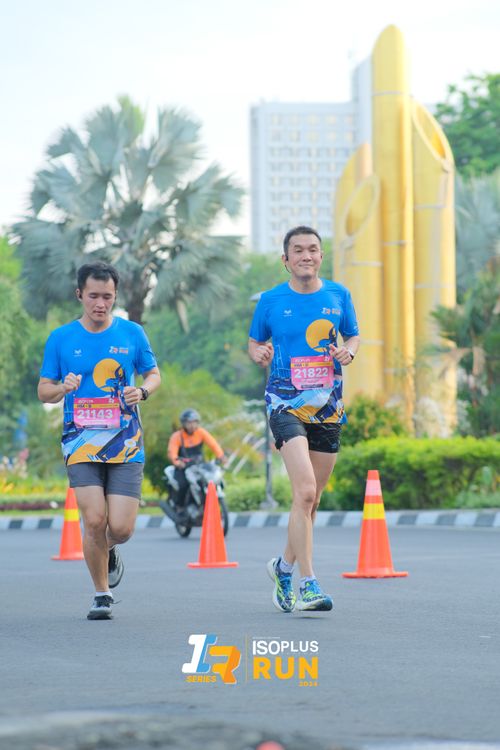 Race photo from Isoplus Run 2024 Surabaya