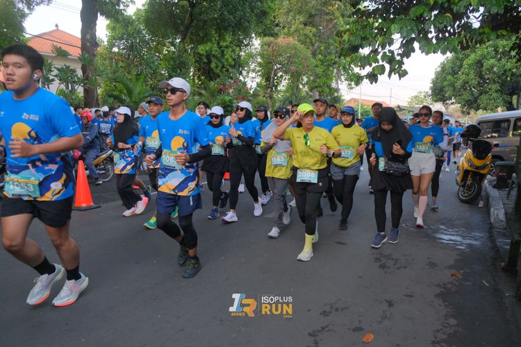 Race photo from Isoplus Run 2024 Surabaya