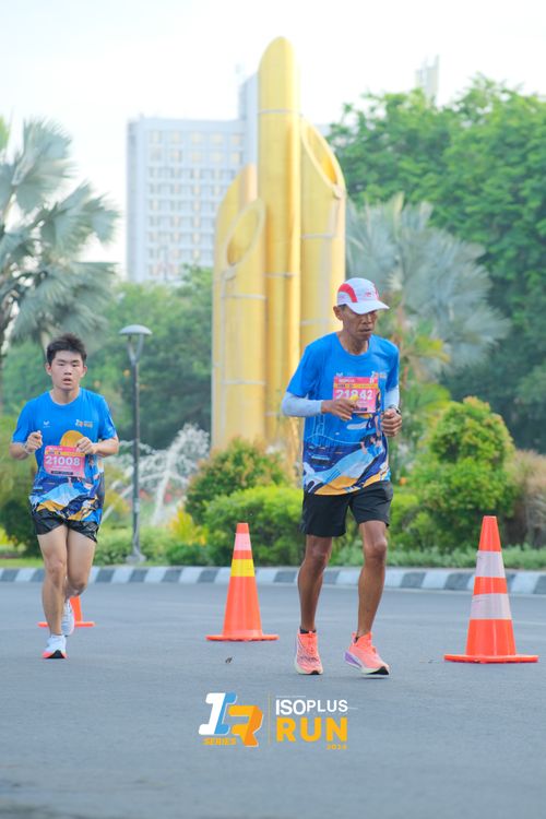 Race photo from Isoplus Run 2024 Surabaya