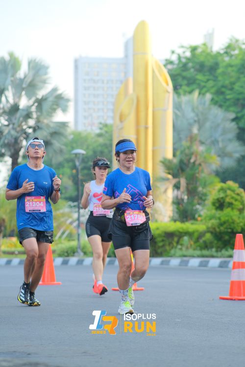 Race photo from Isoplus Run 2024 Surabaya