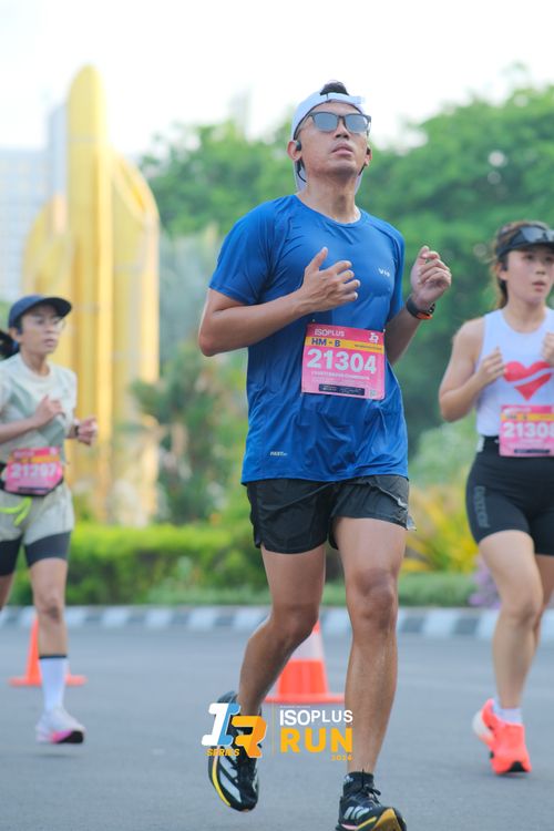 Race photo from Isoplus Run 2024 Surabaya