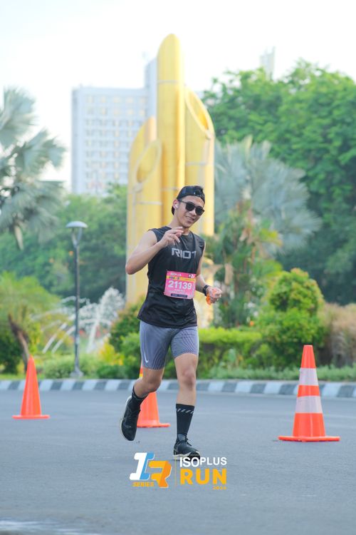 Race photo from Isoplus Run 2024 Surabaya