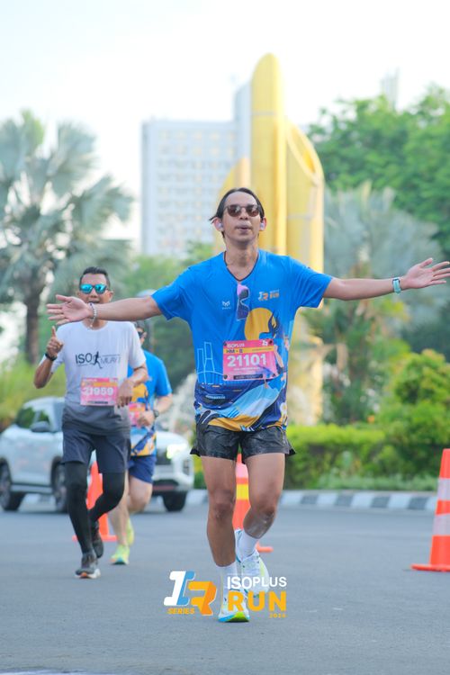 Race photo from Isoplus Run 2024 Surabaya