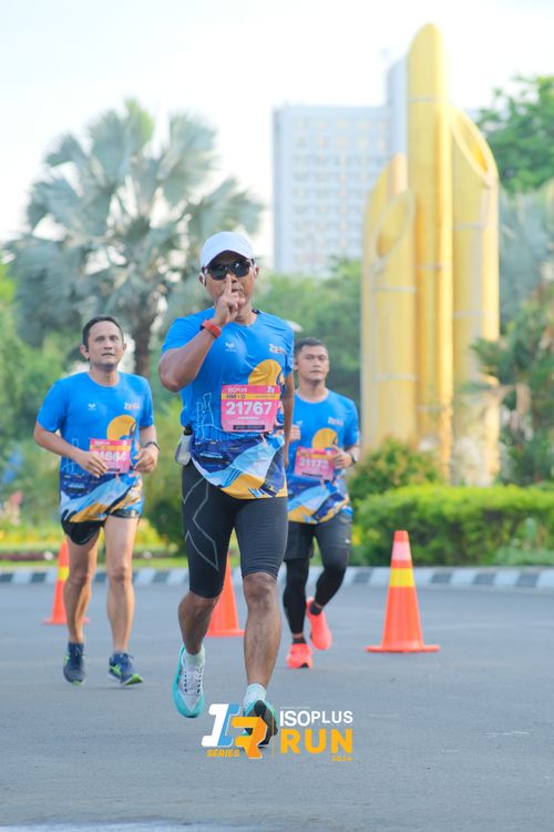 Race photo from Isoplus Run 2024 Surabaya