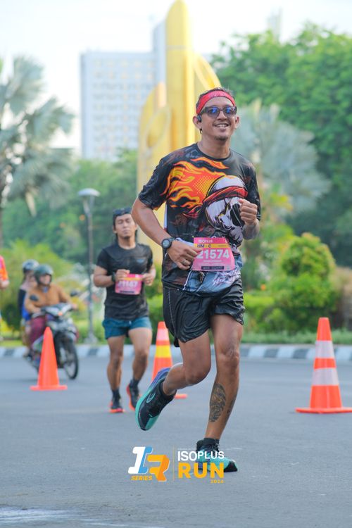 Race photo from Isoplus Run 2024 Surabaya