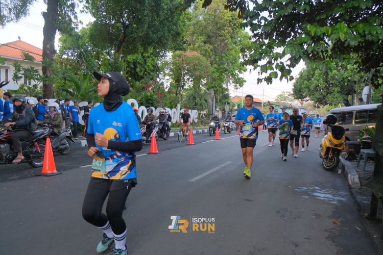Race photo from Isoplus Run 2024 Surabaya