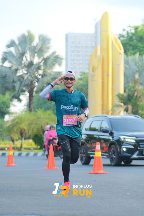 Race photo from Isoplus Run 2024 Surabaya