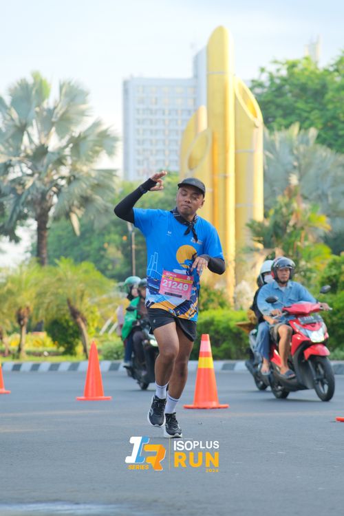 Race photo from Isoplus Run 2024 Surabaya