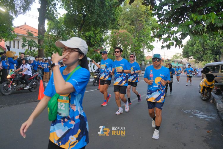 Race photo from Isoplus Run 2024 Surabaya