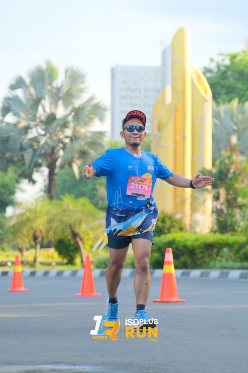 Race photo from Isoplus Run 2024 Surabaya