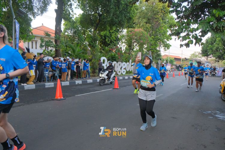 Race photo from Isoplus Run 2024 Surabaya