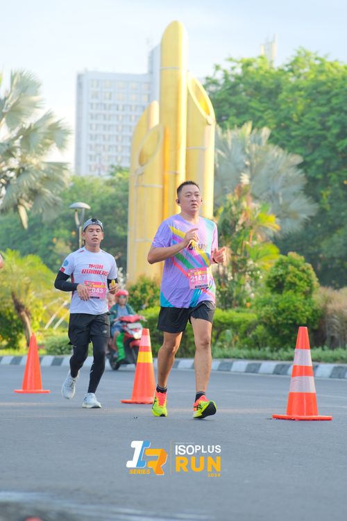 Race photo from Isoplus Run 2024 Surabaya