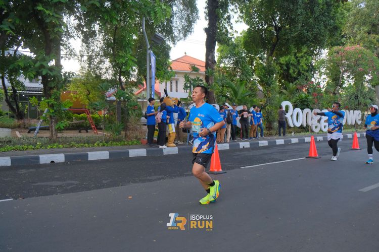 Race photo from Isoplus Run 2024 Surabaya