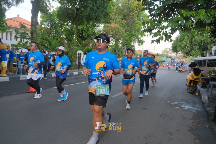 Race photo from Isoplus Run 2024 Surabaya
