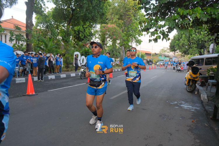 Race photo from Isoplus Run 2024 Surabaya